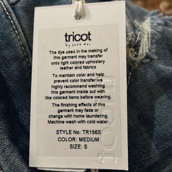 Distressed denim shorts - Picture 9 of 10